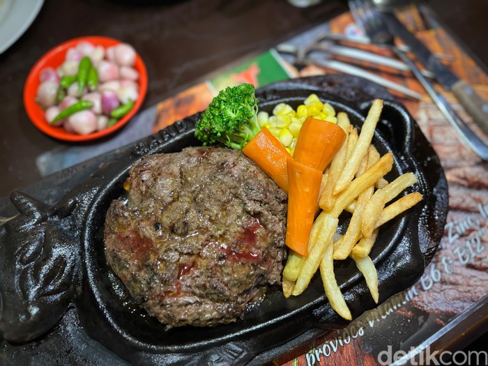 Gandy,  Steakhouse Tertua di Jakarta Masih Eksis Sejak 1971.