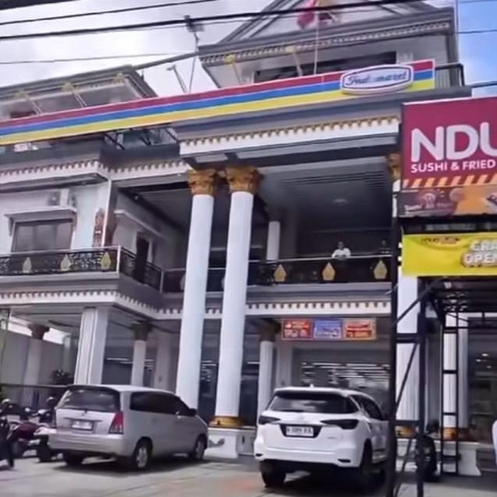 Indomaret megah di Pangkalan Bun yang viral di medsos. (Istimewa)