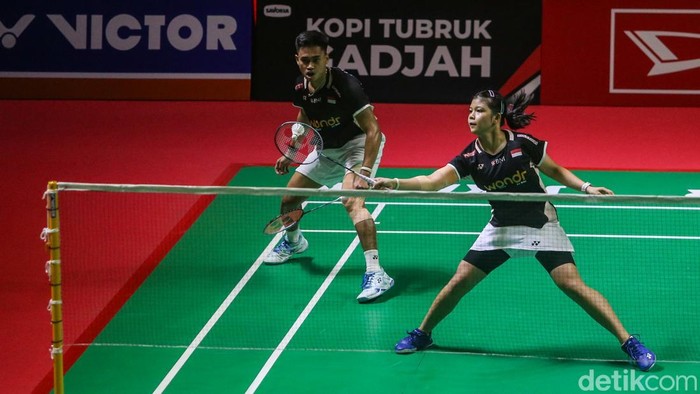Ganda campuran Jafar Hidayatullah/Felisha Pasaribu tersingkir di semifinal Indonesia Masters 2026. Mereka kalah dari pasangan Denmark Mathias Christiansen/Alexandra Boje dengan skor 22-20, 19-21, 17-21.