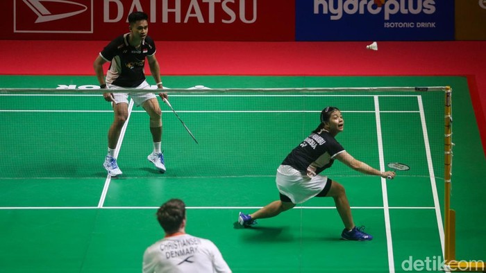 Ganda campuran Jafar Hidayatullah/Felisha Pasaribu tersingkir di semifinal Indonesia Masters 2026. Mereka kalah dari pasangan Denmark Mathias Christiansen/Alexandra Boje dengan skor 22-20, 19-21, 17-21.