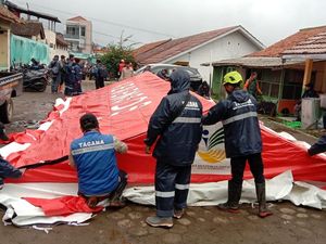 Kemensos Kirim Bantuan Korban Longsor Bandung Barat