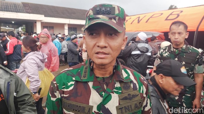 Kepala Penerangan Kodam III/Siliwangi, Kolonel Inf Mahmuddin di Cisarua.