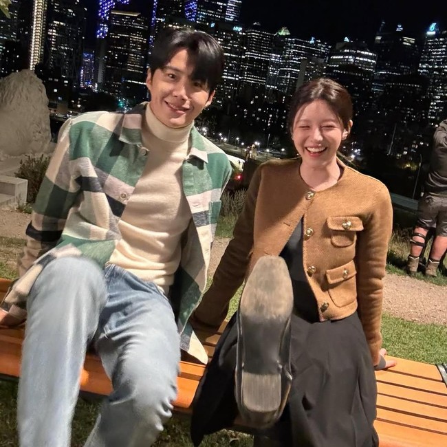 Kim Seon Ho & Go Youn Jung Pamer Momen di Balik Layar, Bikin Fans Gamon