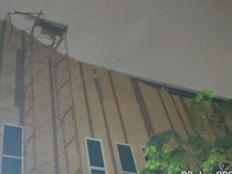 Angin Kencang Bikin Atap GOR di Kemayoran Ambruk Timpa 11 Motor