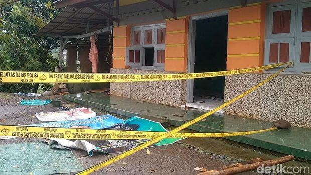 Kondisi rumah warga terdampak tanah gerak di Pekalongan.