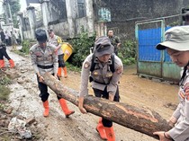 Jalan Alternatif Puncak Masih Tertutup Longsor, Kendaraan Belum Bisa Melintas