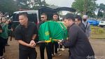Suasana Duka di Pemakaman Lula Lahfah, Reza Arap Berusaha Tegar