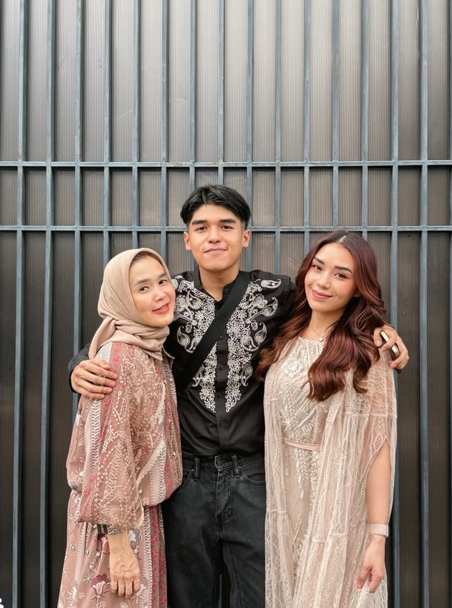 Lahir pada 17 Juli 1999, Lula saat ini berusia 26 tahun. Memiliki paras cantik, penampilannya kerap jadi sorotan. Foto: Instagram/@lulalahfah