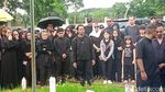 Emosional Reza Arap Usai Pemakaman Lula Lahfah