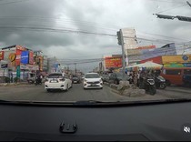 Viral Pemobil LCGC Lawan Arah di Cikarang, Ditegur Malah Ngomel