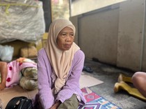 Banjir Pejaten Timur  Jaksel Belum Surut, Warga Ngungsi di Emperan Toko