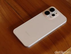 Unboxing Oppo Reno15 Pro Max: HP Rp 13 Juta, Selfie 50 MP Bikin Melirik