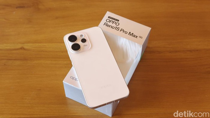Unboxing Oppo Reno15 Pro Max: HP Rp 13 Juta, Selfie 50 MP Bikin Melirik