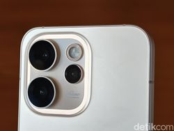 Unboxing Oppo Reno15 Pro Max: HP Rp 13 Juta, Selfie 50 MP Bikin Melirik