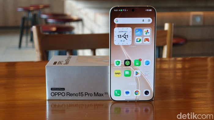 Unboxing Oppo Reno15 Pro Max: HP Rp 13 Juta, Selfie 50 MP Bikin Melirik