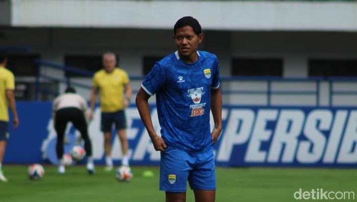 Para pemain Persib saat berlatih.