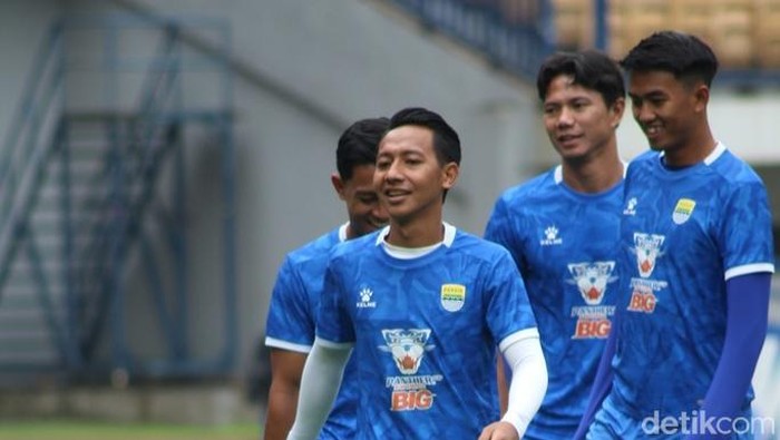 Susunan Pemain Persib Bandung Vs PSBS Biak
