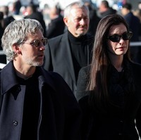 Selebriti Dunia Hingga Desainer Ternama Hadiri Pemakaman Valentino