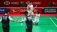 Gim kedua berlangsung ketat sejak awal dengan skor imbang hingga 8-8. Raymond/Joaquin unggul 11-9 di interval dan mulai menjauh. Dominasi berlanjut setelah interval hingga unggul 20-11. Raymond/Joaquin menutup gim kedua 21-14 dan melaju ke final Indonesia Masters 2026.