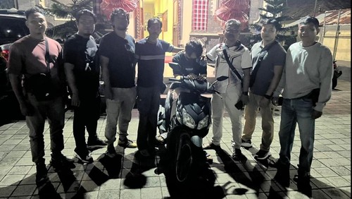 Polisi menangkap I Putu MP alias Cuplis di sebuah rumah kos di Jalan Pulau Bali, Singaraja, Buleleng, Jumat (23/1/2026). (Foto: Dok. Polres Buleleng)