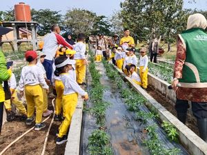 Tanamkan Cinta Alam Sejak Dini, Polres Dumai Ajak Anak TK Tur Agro Eduwisata