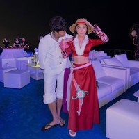 Sebelumnya Lula Lahfah juga pernah menjadi bridesmaid di pernikahan Reza Arap dan Wendy Walters. Saat isu kedekatan mereka semakin santer dibicarakan, Reza buka suara dan mengatakan ia dan Lula hanya teman lama yang “reconnect” karena sudah lama tidak berkomunikasi pada Agustus 2025. Foto: Instagram