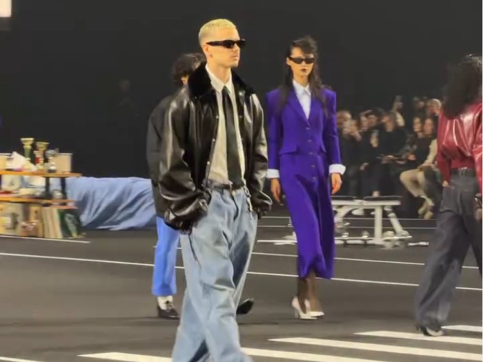 Romeo Beckham Jadi Model di Paris Fashion Week.