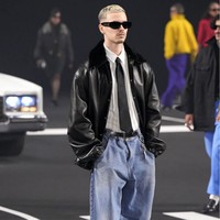 Romeo Beckham Eksis di Paris Fashion Week saat Konflik Keluarga Memanas