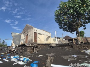 Kisah Sedih Rumah Tergerus Abrasi di Kusamba, Baru Dibangun Hasil Pinjam Bank