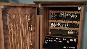 Terlambat 2 bulan, tapi akhirnya aku selesai membuat hadiah pernikahan untuk istriku, kata netter. Awww. Foto: broranasaurus-tex via Bright Side