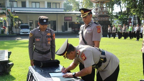 Acara sertijab kapolsek lama dan baru yang digelar di Mapolres Tabanan, Sabtu (24/1/2026). /Istimewa