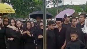 Video: Suasana Pemakaman Lula Lahfah 