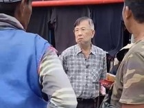 Video: WN Singapura Kecopetan di Pasar Batam, Uang 1.700 Dolar-3 Kartu ATM Raib