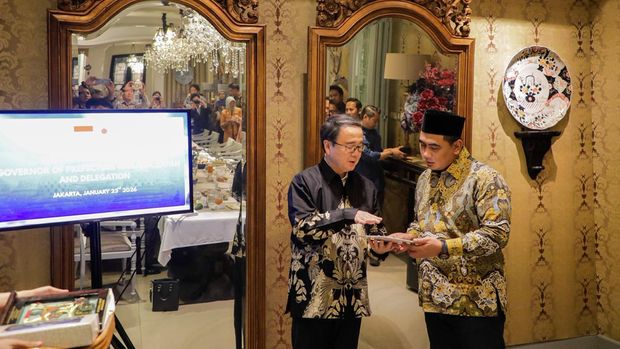 Wagub Jateng, Taj Yasin, saat bertemu dengan Gubernur Prefektur Kagawa, Jepang, Ikeda Toyohito, di Resto Bunga Rampai, Jakarta Pusat.