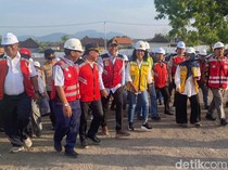 Tinjau Pembangunan Sekolah Rakyat di Karangasem, Wamen PU Ingatkan Kualitas