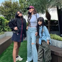 Olla kerap membagikan kedekatannya dengan sang putri ke media sosial. Selain Aleena, Olla juga diketahui memiliki putri lain bernama Adreena, adik Aleena, saat menikah dengan Aufar. Foto: Instagram/@ollaramlan