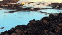 Anya juga memposting keindahan Blue Lagoon kepada followernya. (Anya Geraldine/Instagram)