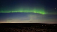 Selagi berada di Islandia, Anya juga menyempatkan diri untuk melihat Aurora Borealis. (Anya Geraldine/Instagram)