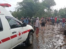 Kemensos Salurkan Bantuan & Dirikan Dapur Umum untuk Korban Banjir Pemalang