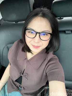 Kita Buat Menyenangkan dengan Senyum Bernadya