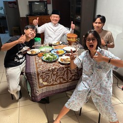 Seloroh Fajar Sadboy Digandeng Dudung Abduracman Nyanyi Religi