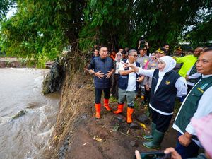 Khofifah Respons Cepat Perbaikan Irigasi Pascabanjir Situbondo