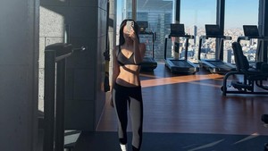 Jennie menyempatkan diri buat gym juga selama di Jepang. Dia upload foto bukti nih! (Foto: dok. Instagram @jennierubyjane)
