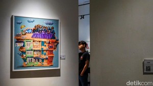 Pendekatan visual yang dikombinasikan dengan humor getir dan ironi membuat pameran ini menarik minat masyarakat dari berbagai kalangan.