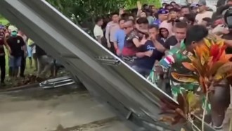 Guru SMK di Talaud Dikeroyok Oknum TNI AL, Berujung Mako Didemo Warga