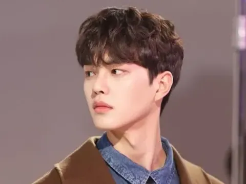 Model Rambut Pria Korea Terbaru