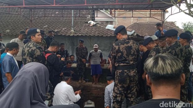 Pemakaman Restu Adi Pribadi di makam Desa Sidoharjo, Polanharjo, Klaten.