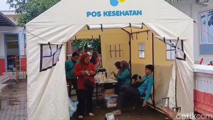 Posko kesehatan di Banyuglugur Situbondo