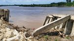 Bangunan Pelindung Tebing Sungai Bengawan Solo di Bojonegoro Ambruk