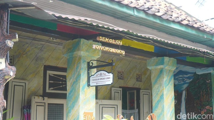 Sekolah Ongko Loro di Kampung Maspati Surabaya